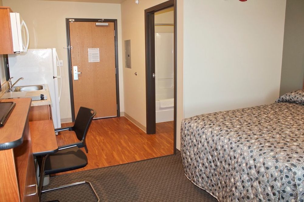 Suburban Studios Watford City Rom bilde
